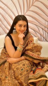 beige-cotton-saree-chahat-pandey