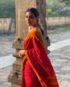 red-cotton-saree-temple_samyuktha-menon