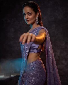 purple-saree-reaching-out_shanvi- srivastava