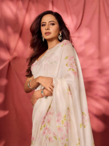 white-floral-saaree_tania