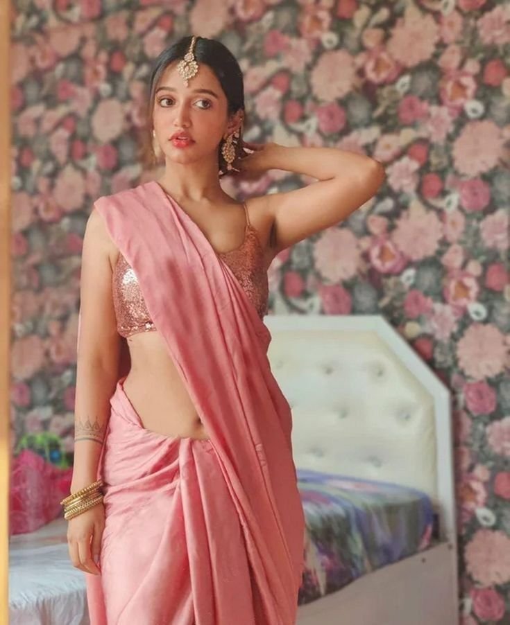 pink-saree-navelanaika_soti