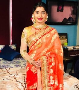 red-saree-bride-featured_yukti-kapoor