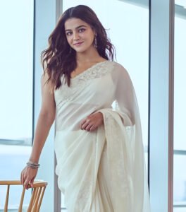 white-saree-window-featured_wamiqa_gabbi